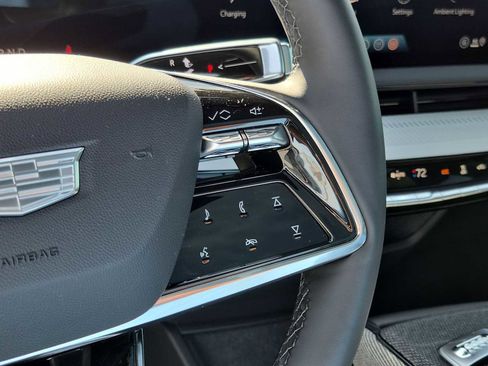 Used 2025 Cadillac Optiq Sport 1 image 22