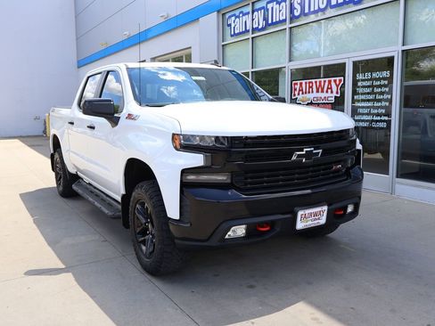 Used 2019 Chevrolet Silverado 1500 LT Trail Boss AWD/4WD image 2