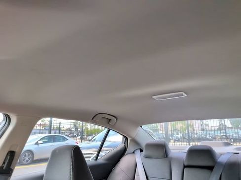 Used 2024 Nissan Altima 2.5 SV FWD image 21