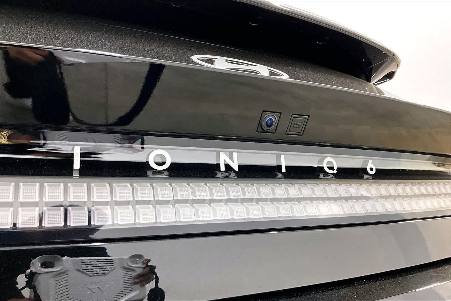 Used 2024 Hyundai Ioniq 6 SEL AWD/4WD image 9