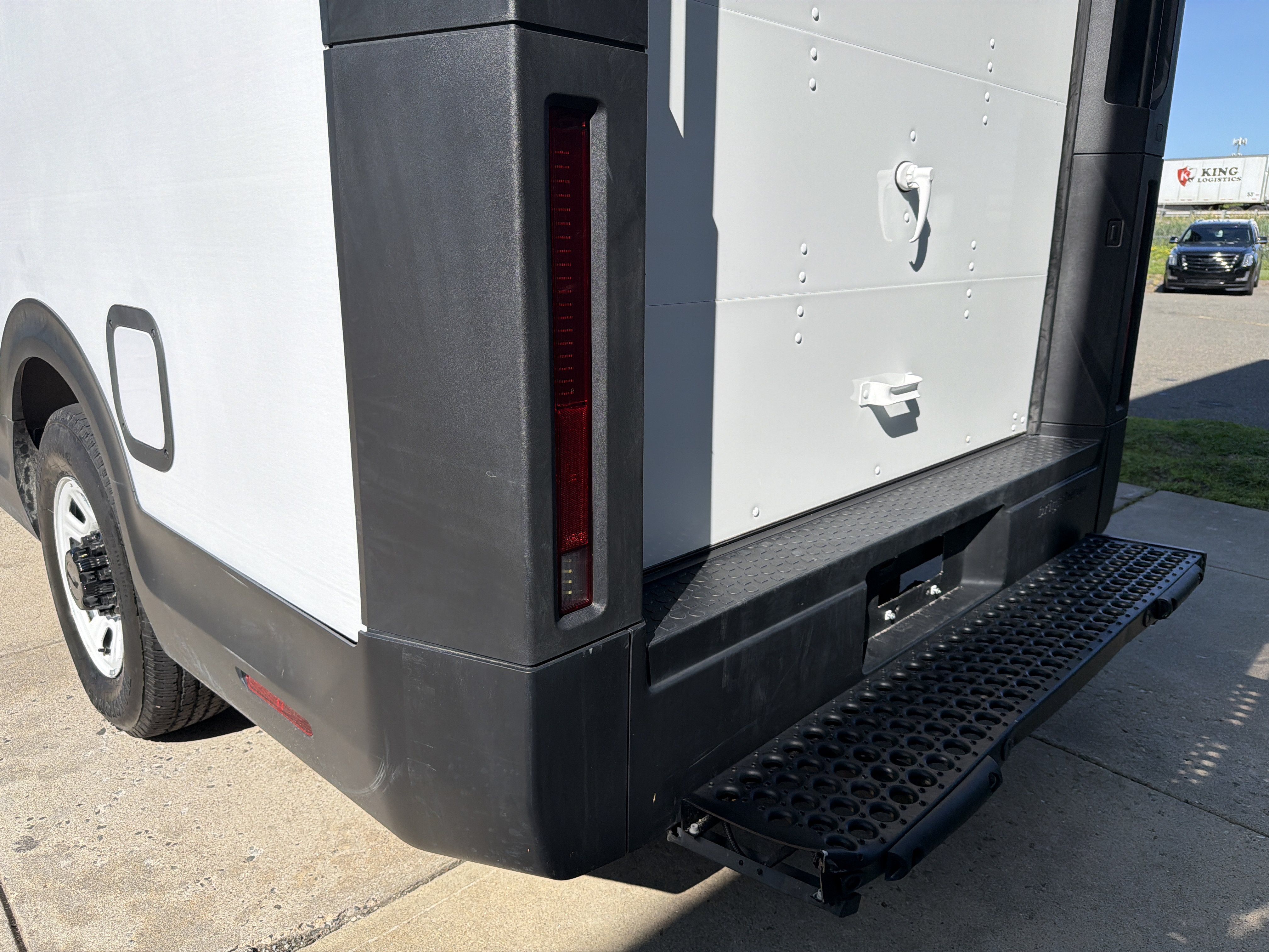 Used 2024 Chevrolet Brightdrop 600 w/ Commercial Equipment Package AWD/4WD image 13