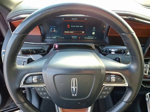 Used 2024 Lincoln Navigator L 4WD image 19