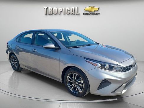 Used 2023 Kia Forte LXS image 7
