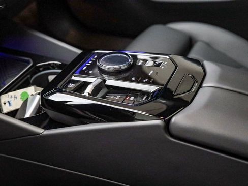 Used 2025 BMW 530i image 24