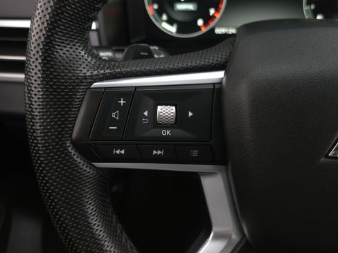 Used 2023 Mitsubishi Outlander SE image 15