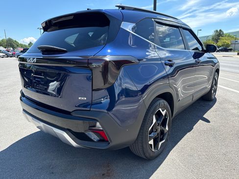 Used 2024 Kia Seltos EX AWD/4WD image 3