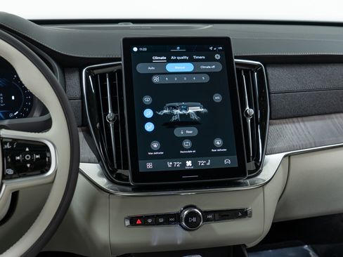 New 2026 Volvo XC90 B6 Ultra w/ Protection Package image 19