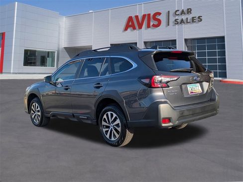 Used 2024 Subaru Outback Premium image 10
