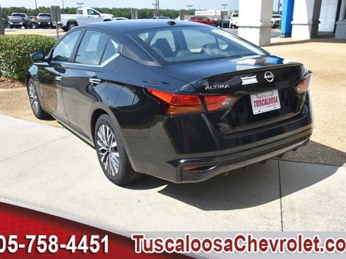 Used 2025 Nissan Altima 2.5 SV FWD image 8