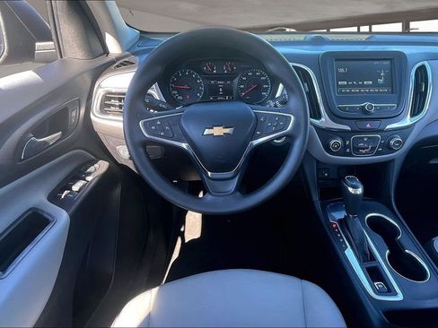 Used 2018 Chevrolet Equinox LS image 8