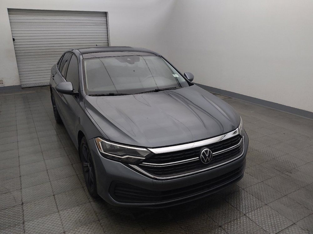 Used 2024 Volkswagen Jetta SE w/ Panoramic Sunroof Package FWD image 14