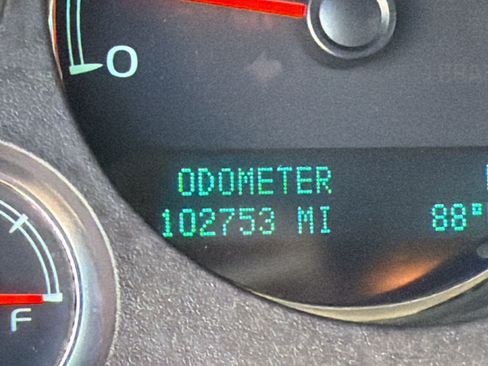 Certified 2011 Chevrolet Suburban LS RWD image 19