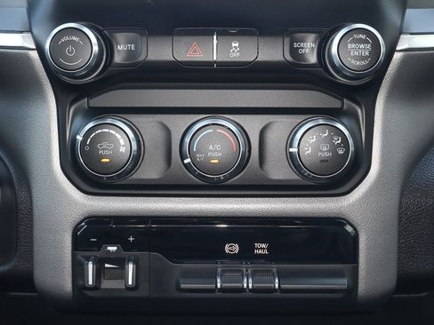 Used 2024 RAM 3500 Big Horn image 11