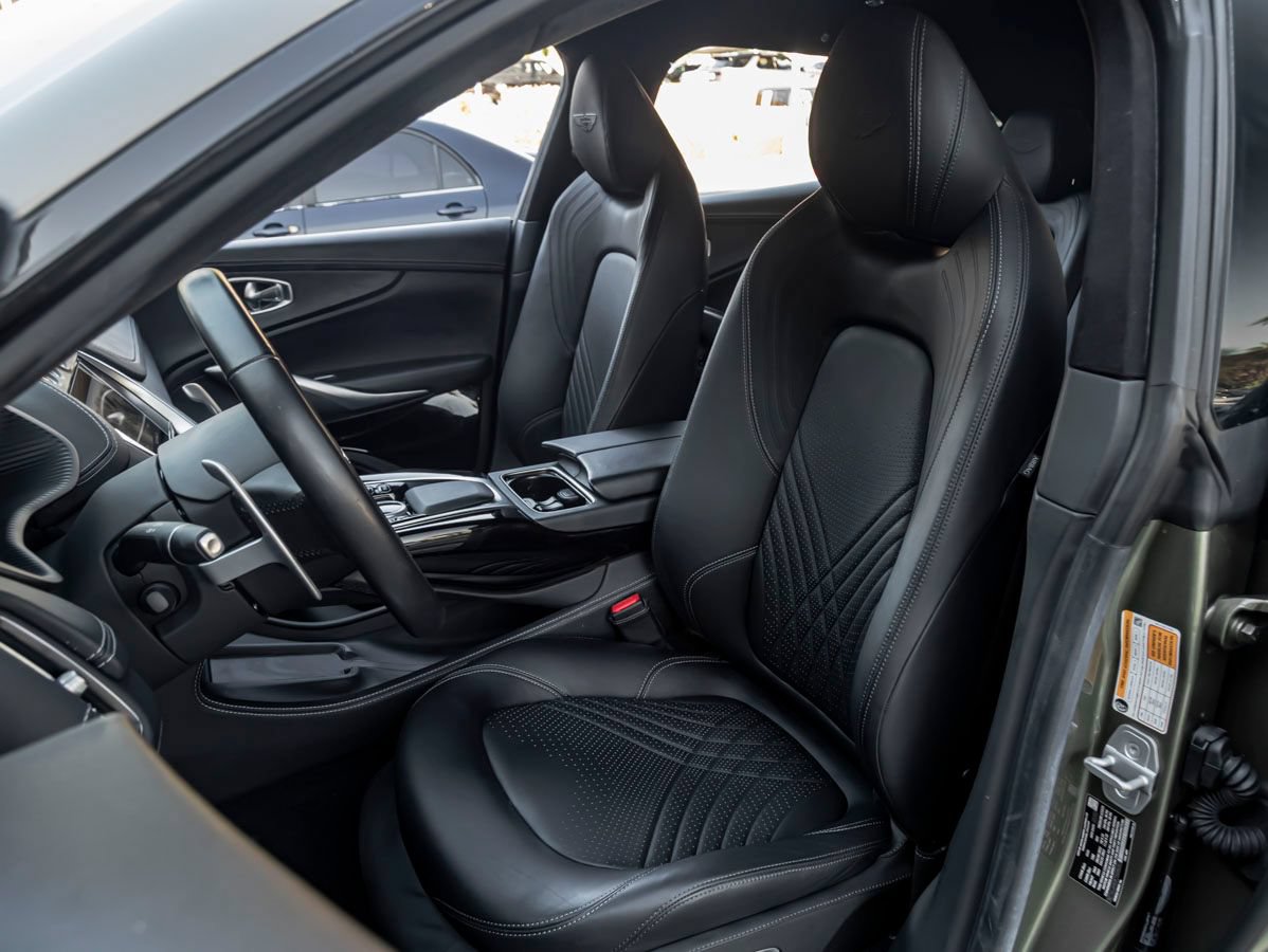 Used 2024 Aston Martin DBX AWD/4WD image 11