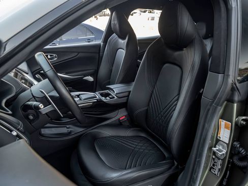Used 2024 Aston Martin DBX AWD/4WD image 11