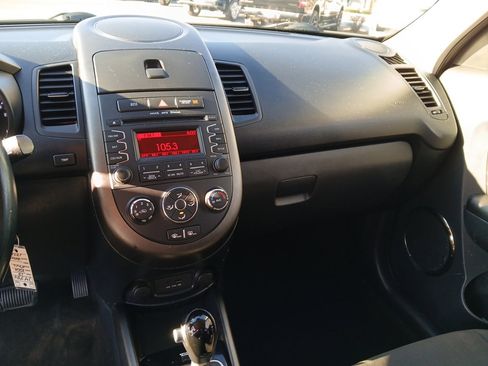 Used 2013 Kia Soul + image 20