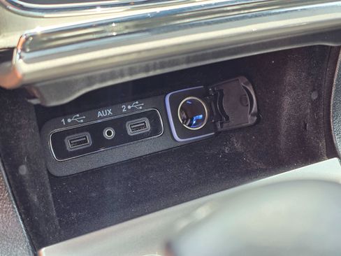 Used 2018 Jeep Grand Cherokee Altitude RWD image 34