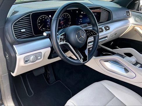 Used 2025 Mercedes-Benz GLS 450 4MATIC image 14