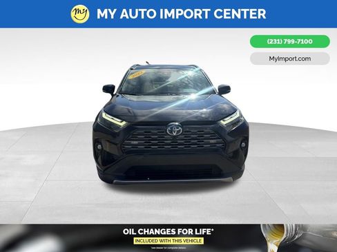 Used 2022 Toyota RAV4 Limited AWD/4WD image 2