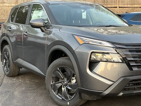 New 2026 Nissan Rogue SV w/ Cold Weather Package AWD/4WD image 4