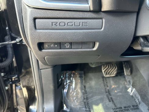 Used 2023 Nissan Rogue S AWD/4WD image 20