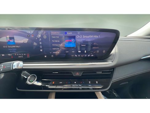 Certified 2024 Buick Envision Preferred AWD/4WD image 17