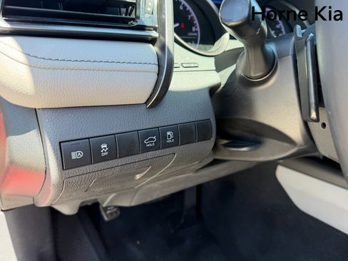 Used 2021 Toyota Camry SE w/ Convenience Package FWD image 22