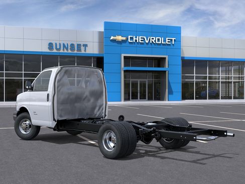 New 2026 Chevrolet Express 3500 w/ Power Convenience Package RWD image 3