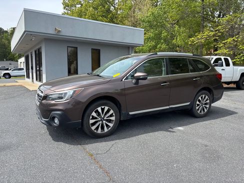 Used 2019 Subaru Outback 3.6R Touring w/ Popular Package #3A image 2