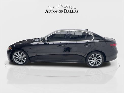 Used 2019 Alfa Romeo Giulia image 6