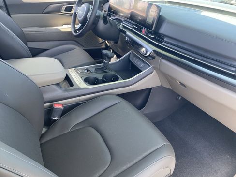 New 2026 Kia Carnival image 10