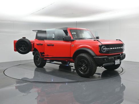Certified 2023 Ford Bronco Wildtrak AWD/4WD image 35