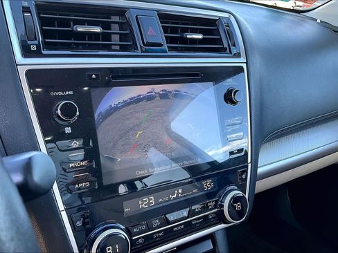 Used 2018 Subaru Outback 2.5i Premium image 18