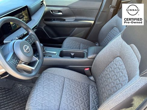 Certified 2025 Nissan Kicks SV image 17