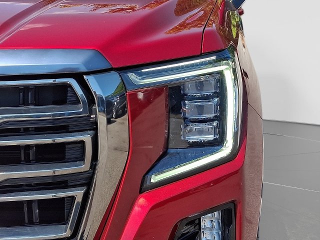 Used 2024 GMC Yukon AT4 w/ Technology Package AWD/4WD image 11