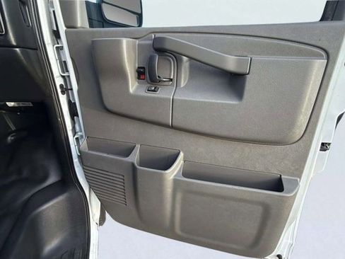 Used 2017 Chevrolet Express 2500 image 13