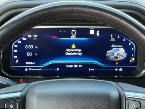 Used 2022 Chevrolet Suburban Premier RWD image 3