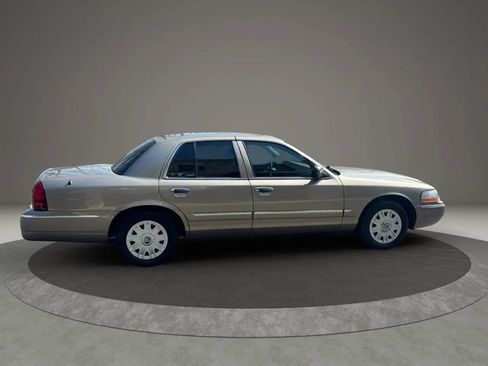 Used 2005 Mercury Grand Marquis GS image 5
