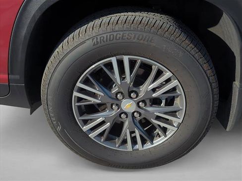Used 2026 Chevrolet Traverse LT w/ Driver Confidence Package FWD image 6