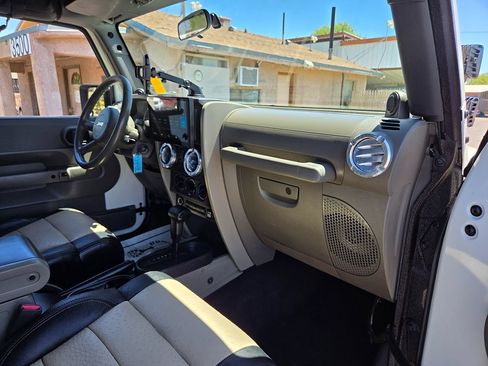 Used 2008 Jeep Wrangler Rubicon w/ PWR Convenience Group AWD/4WD image 38