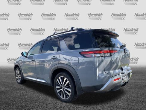 Used 2022 Nissan Pathfinder Platinum w/ Cargo Package FWD image 8