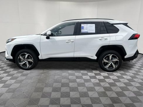 Used 2025 Toyota RAV4 SE AWD/4WD image 4
