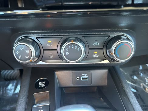 Used 2025 Nissan Kicks S image 17