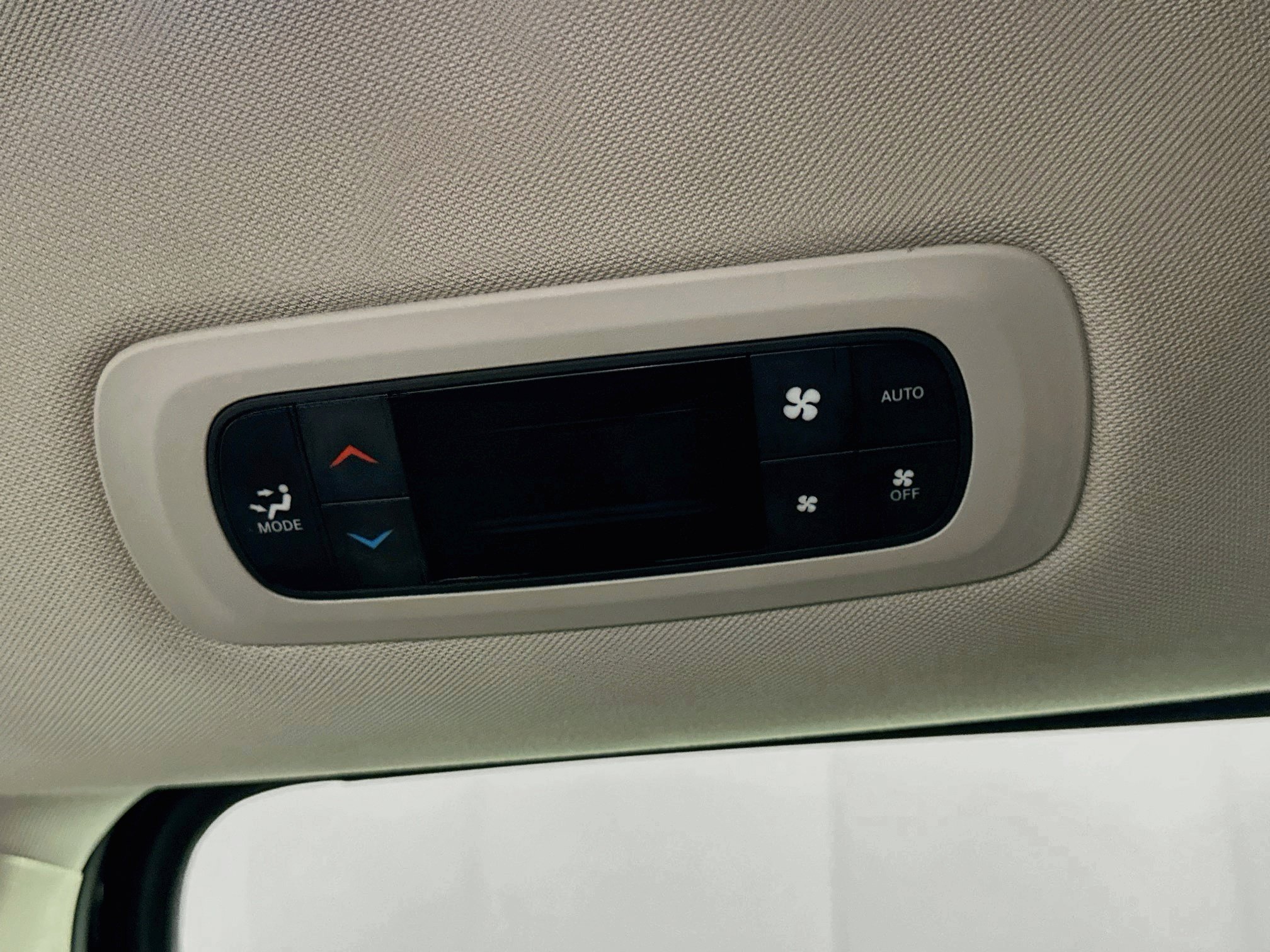 Used 2023 Chrysler Pacifica Touring-L FWD image 25