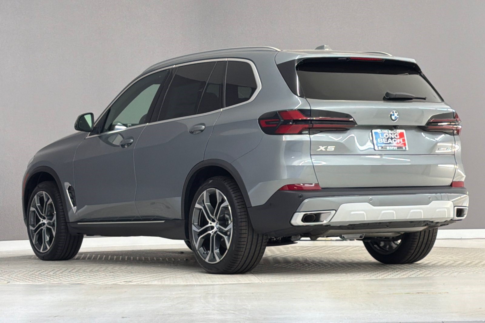New 2026 BMW X5 xDrive40i w/ Premium Package AWD/4WD image 3