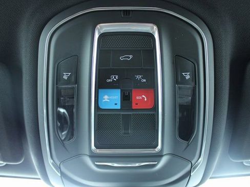 Used 2025 Jeep Grand Cherokee Laredo w/ Luxury Tech Group I image 28