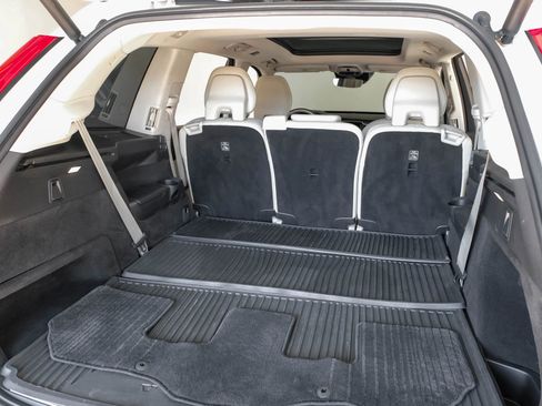 Used 2019 Volvo XC90 T5 Momentum image 55