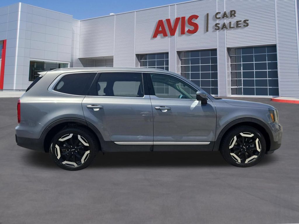 Used 2025 Kia Telluride S AWD/4WD image 5