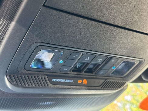 Used 2025 Ford Explorer Platinum AWD/4WD image 32