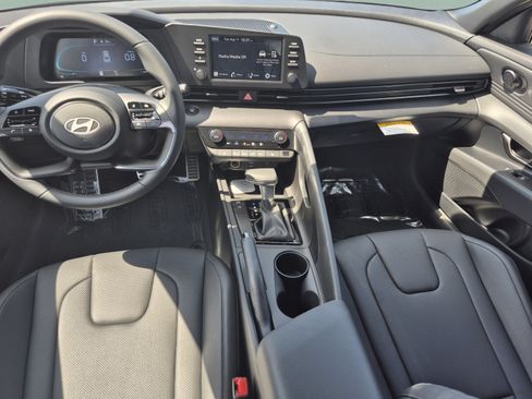 New 2026 Hyundai Elantra SEL Sport FWD image 11